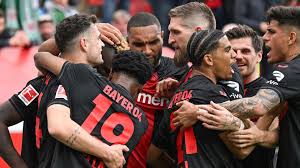 Bayer 04 Leverkusen versloeg Eintracht Frankfurt met 3-1 in een uitwedstrijd.
